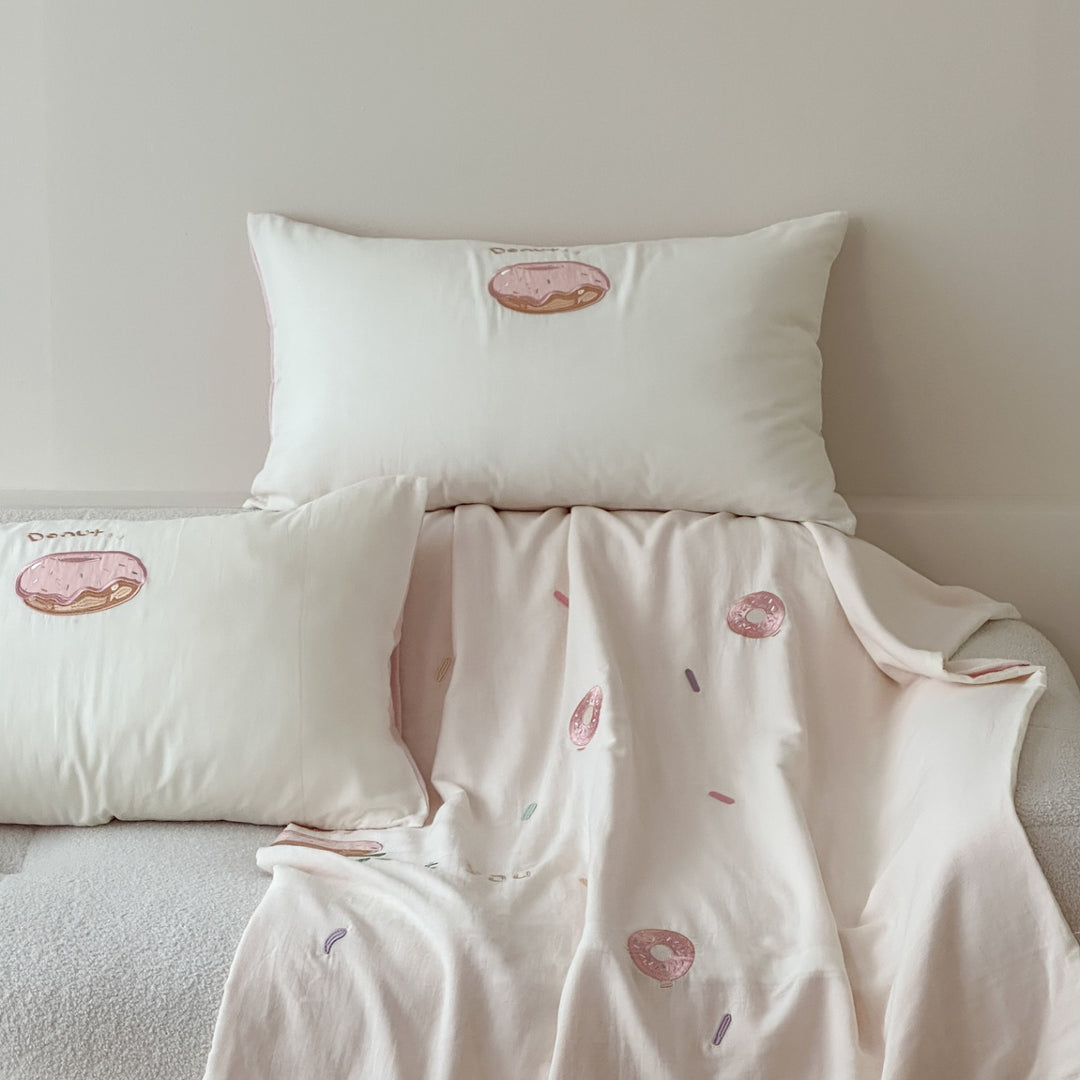 Baumwoll-Bettwäsche-Set mit gesticktem Donut-Motiv und Kissenbezügen Karnz