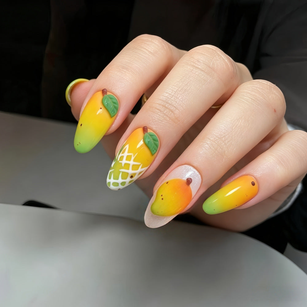 Kreative Kunstnägel mit Buntem Mango-Design Karnz
