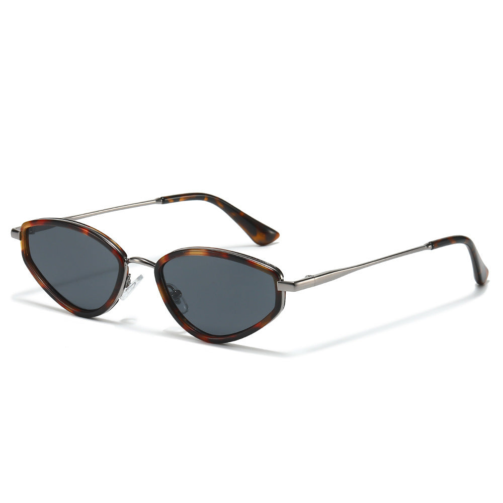 Moderne Katzenaugen-Sonnenbrille mit leichtem Rahmen Karnz