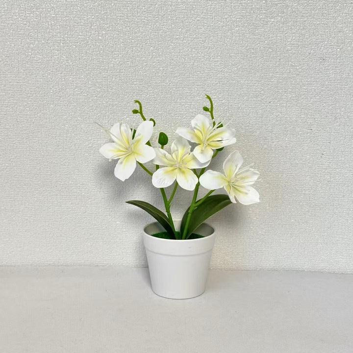 Lebensechte Kunstblumenarrangement für die Wohnkultur