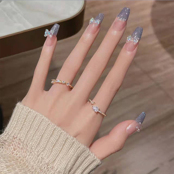 Kunstfingernägel mit Elegantem Herz-Design Karnz