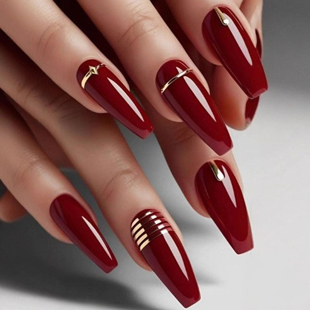 Elegante Kunstnagelverzierung Karnz