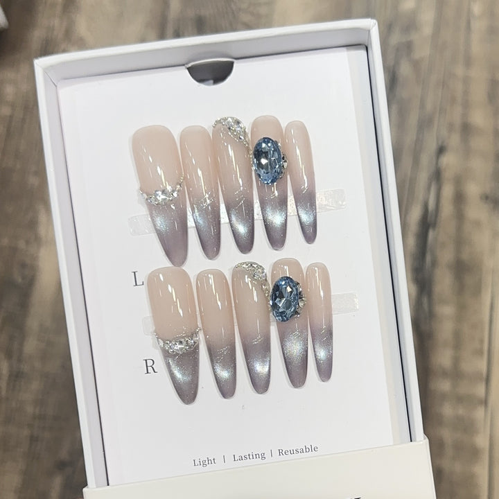 Glamouröses Stiletto Press-On Nagelkunstset mit Strass und Ombre-Design Karnz