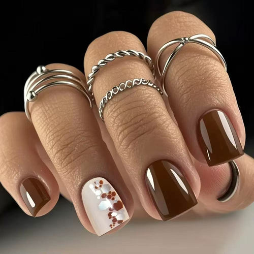 Elegante Glänzende Nagelkunst Karnz