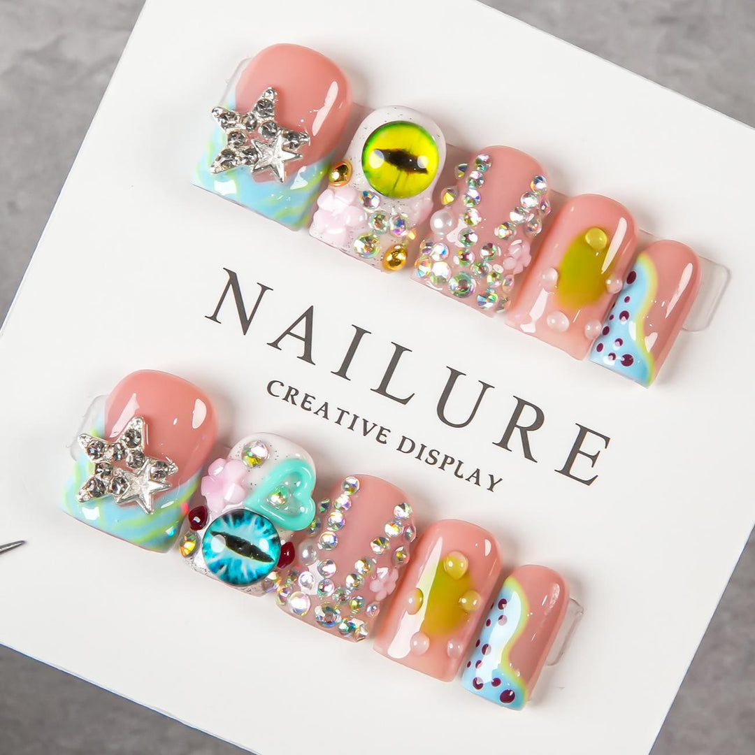Künstlerische Nagelkunst Kreationen