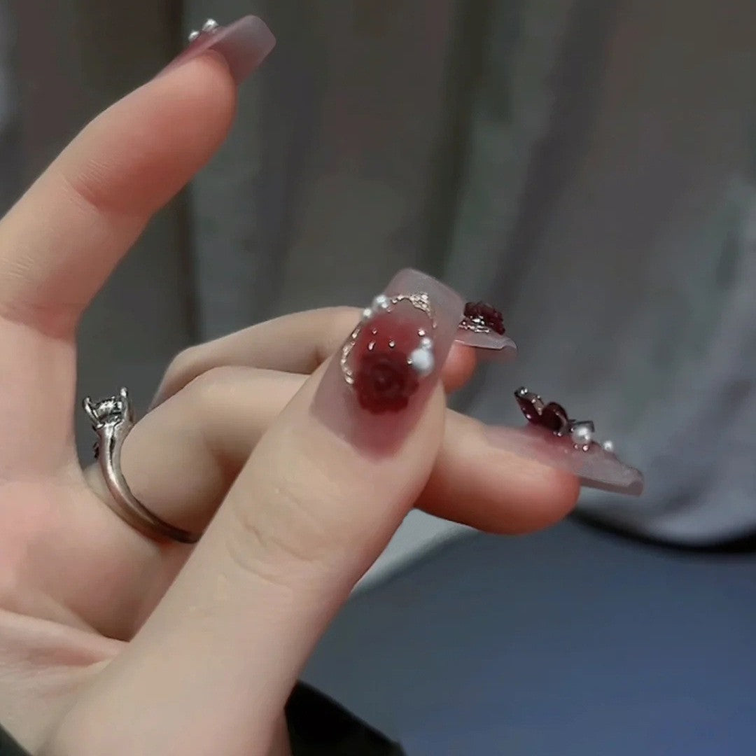 Glitzernde Kunstfingernägel mit Mond- und Sternmotiven Karnz