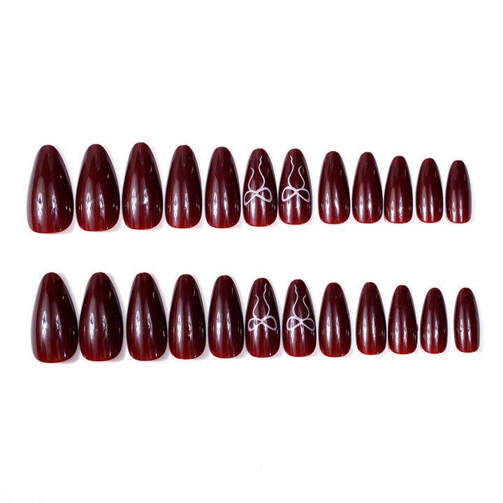 Elegante Stiletto Nagelkunst Karnz