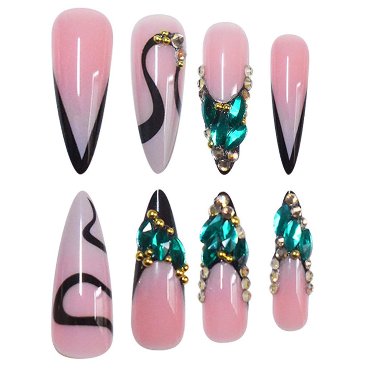 Glamouröse Stiletto-Nagelerweiterungen Karnz