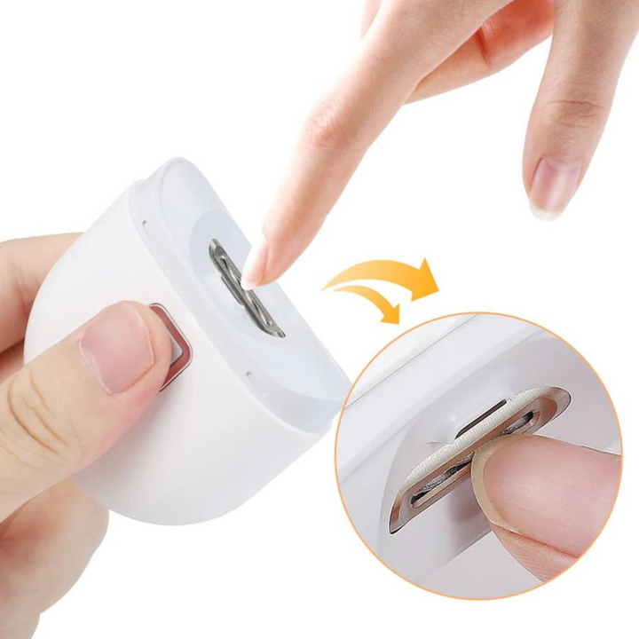 Karnz | Bequeme Nageltrimmung mit einer eingebauten Taschenlampe