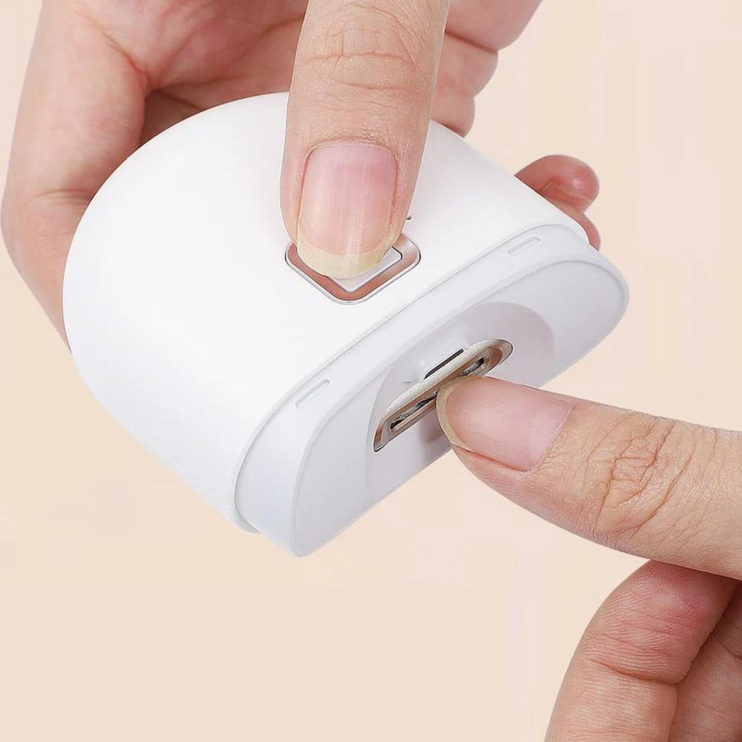Karnz | Bequeme Nageltrimmung mit einer eingebauten Taschenlampe