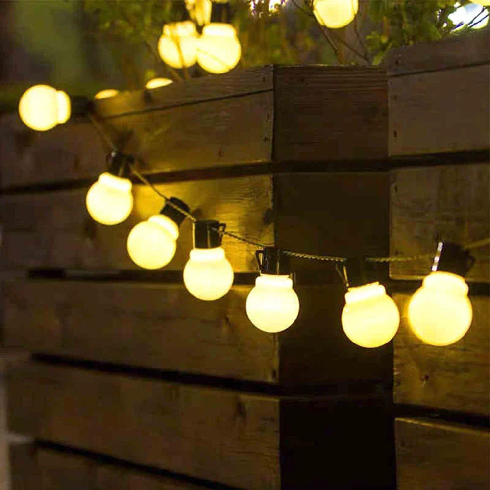 Outdoor Lichterkette - Dekorative LED-Beleuchtung für Garten und Terrasse | Karnz