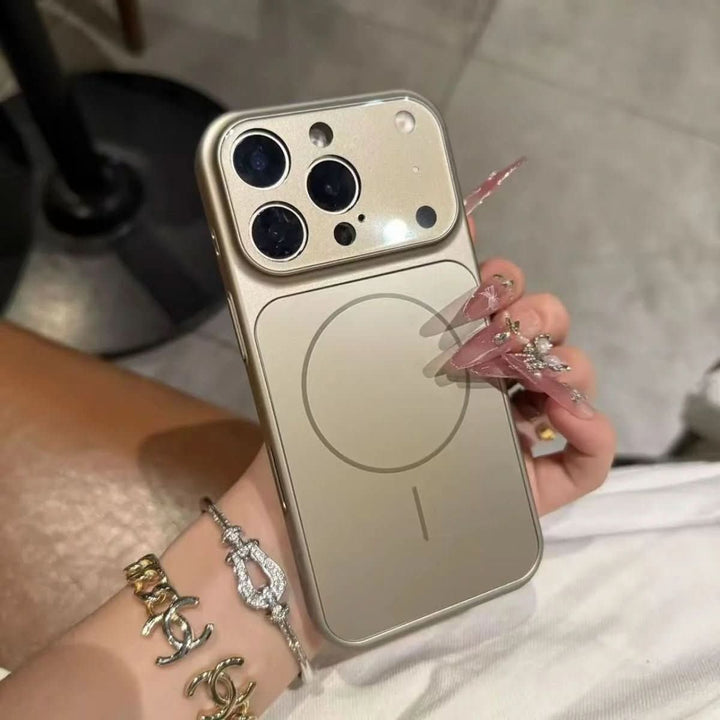 Schlanke, matte MagSafe-Hülle für das iPhone
