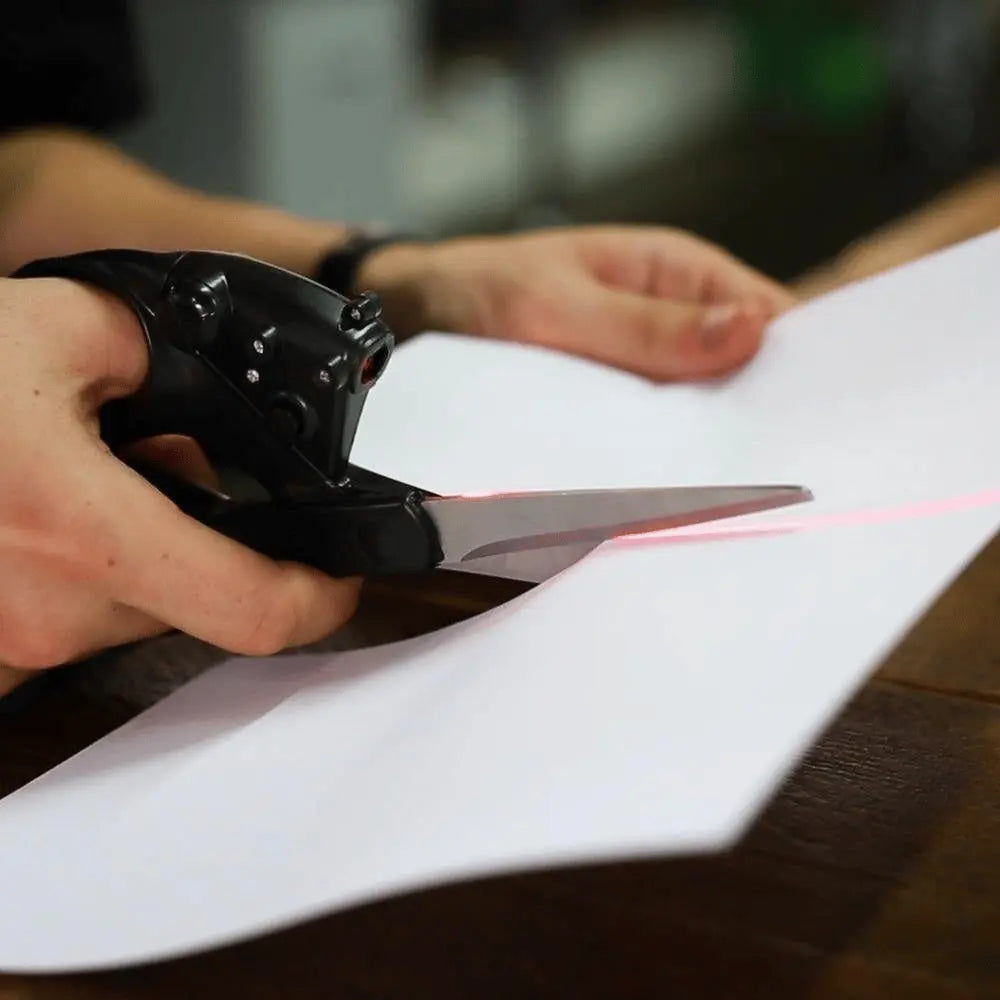 Professionelle Scheren mit Laserführung – Präzisionsscheren für Stoff, Papier & Pappe