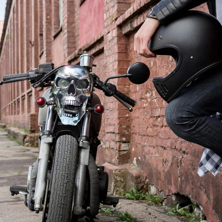 LED-Motorrad-Totenkopflampe mit einzigartigem Augenleuchten und Chrom-Finish