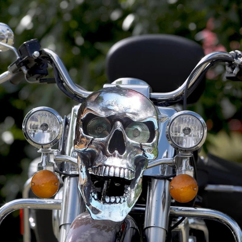 LED-Motorrad-Totenkopflampe mit einzigartigem Augenleuchten und Chrom-Finish