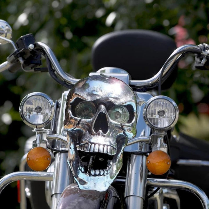 LED-Motorrad-Totenkopflampe mit einzigartigem Augenleuchten und Chrom-Finish