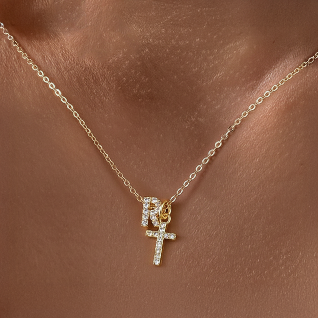 Karnz | Zarte Diamant Initial & Kreuz Halskette