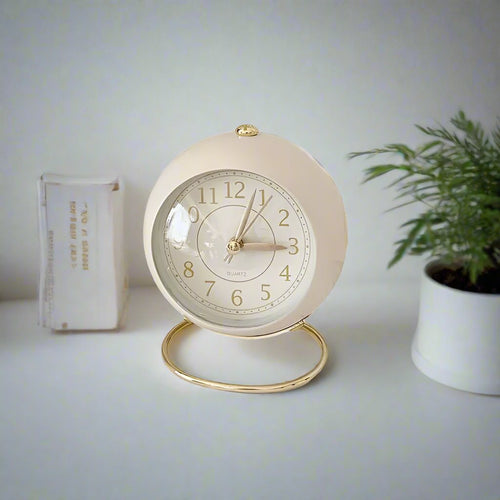 Retro-Vintage-Stil Goldakzent-Wecker