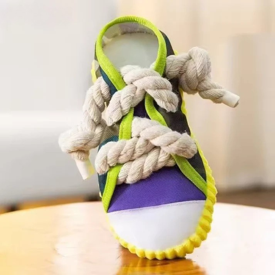 Robustes Hundespielzeug Sneaker mit Seil und Quietscherfunktion Karnz