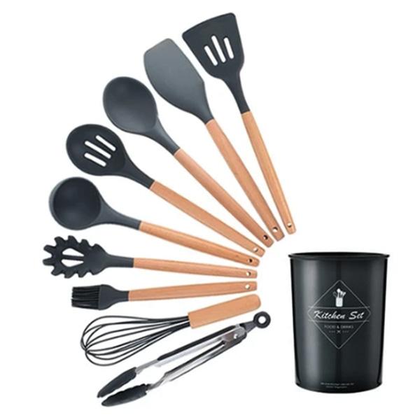 Rustikale Küchenutensilien mit Holzgriffen | Karnz
