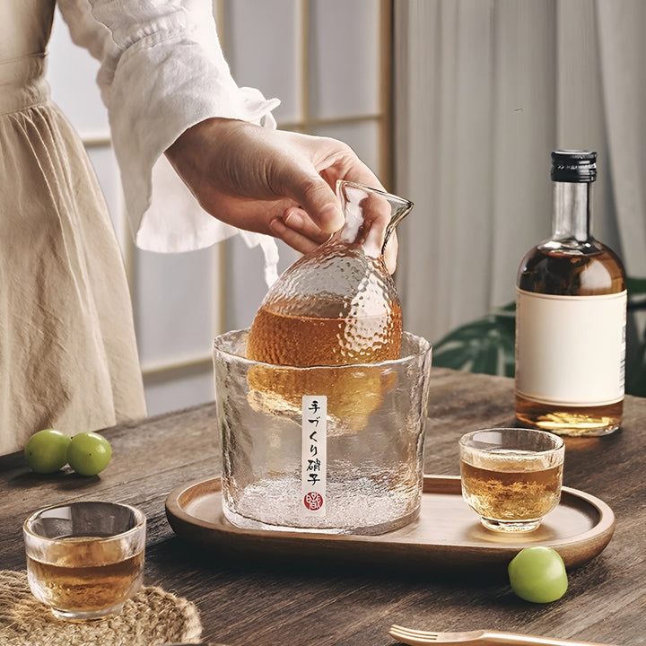 Japanischer Sake Satz aus Glas – Elegante Karaffe mit Bechern | Perfekt für Wein, Whisky & Likör | Karnz