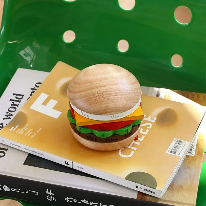 Rotierender Holz-Hamburger Dekorationskalender | Karnz