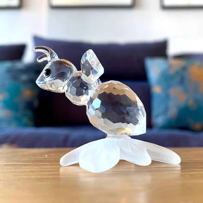 Superniedliche Tierkristallkugelfiguren