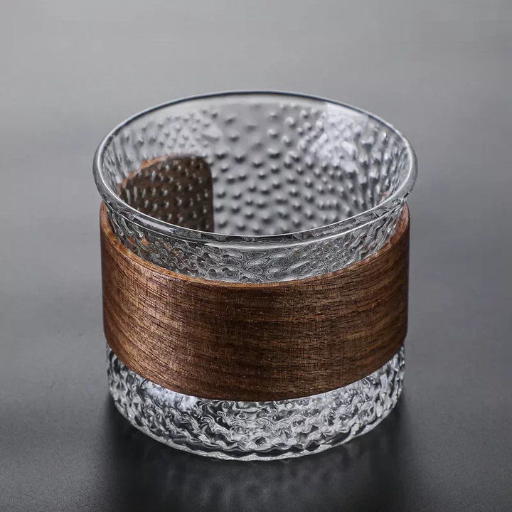 OakFlow Whisky Tumbler – Handgefertigtes Glas mit Holzakzent | Karnz