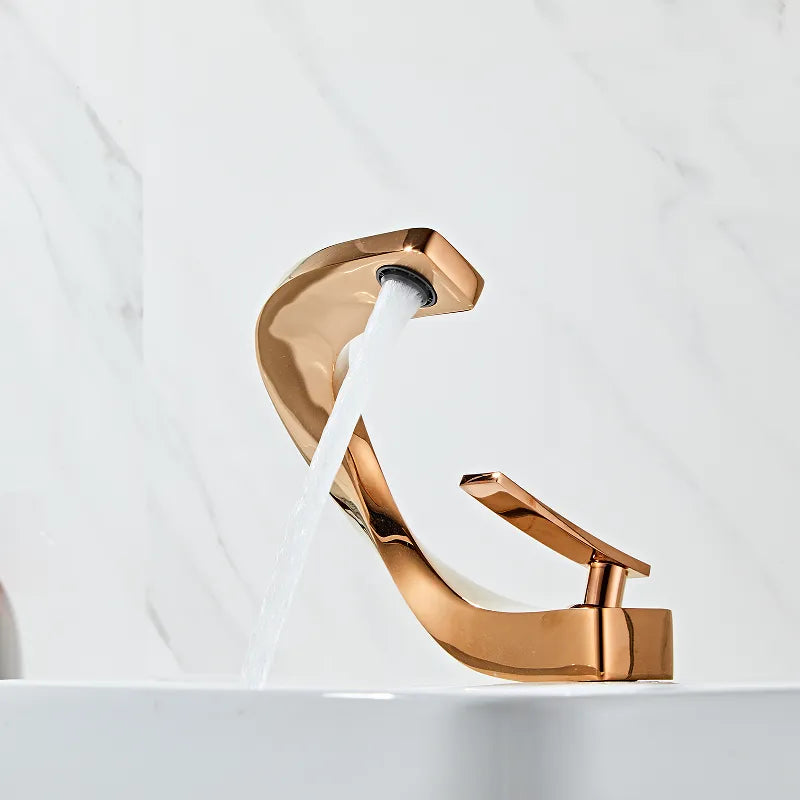Nordic Arch Künstlerischer Deckmontierter Wasserhahn