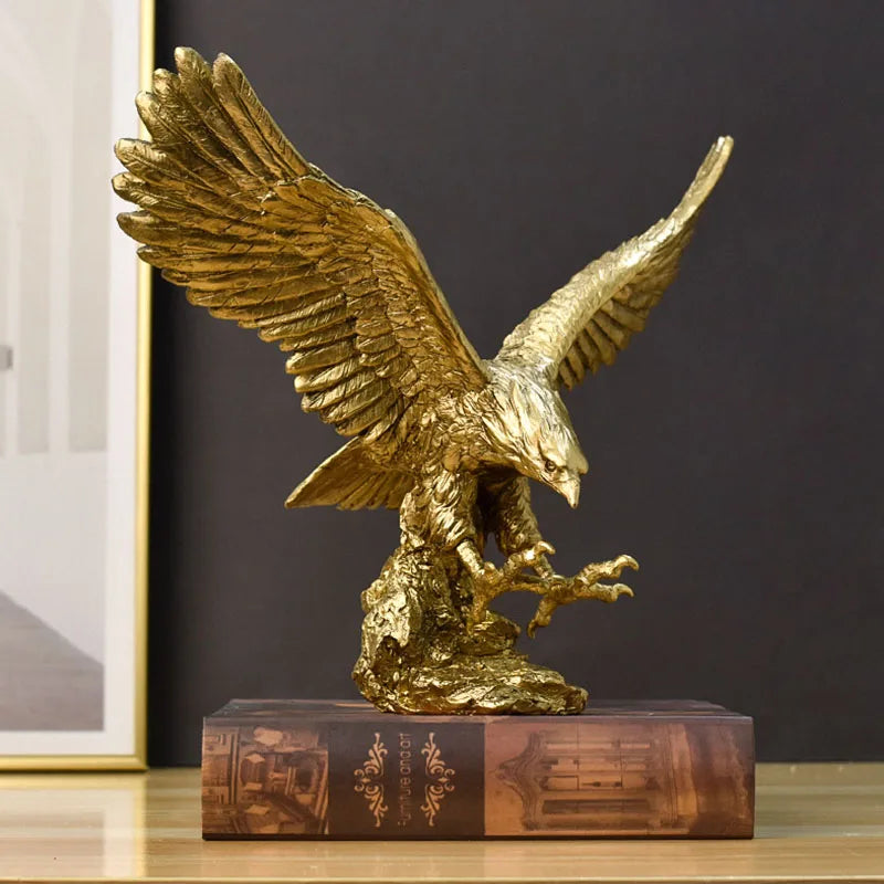Goldene Adlerstatue aus Kunstharz, Tiermodell-Sammlung, Ornament für Zuhause, Büro, Schreibtisch, Feng Shui-Dekor, Figur, schlicht