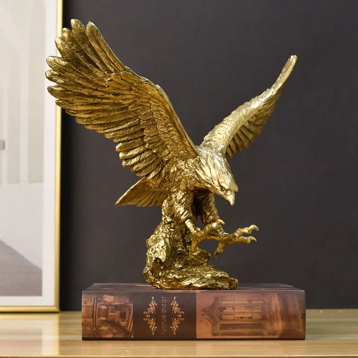 Goldene Adlerstatue aus Kunstharz, Tiermodell-Sammlung, Ornament für Zuhause, Büro, Schreibtisch, Feng Shui-Dekor, Figur, schlicht