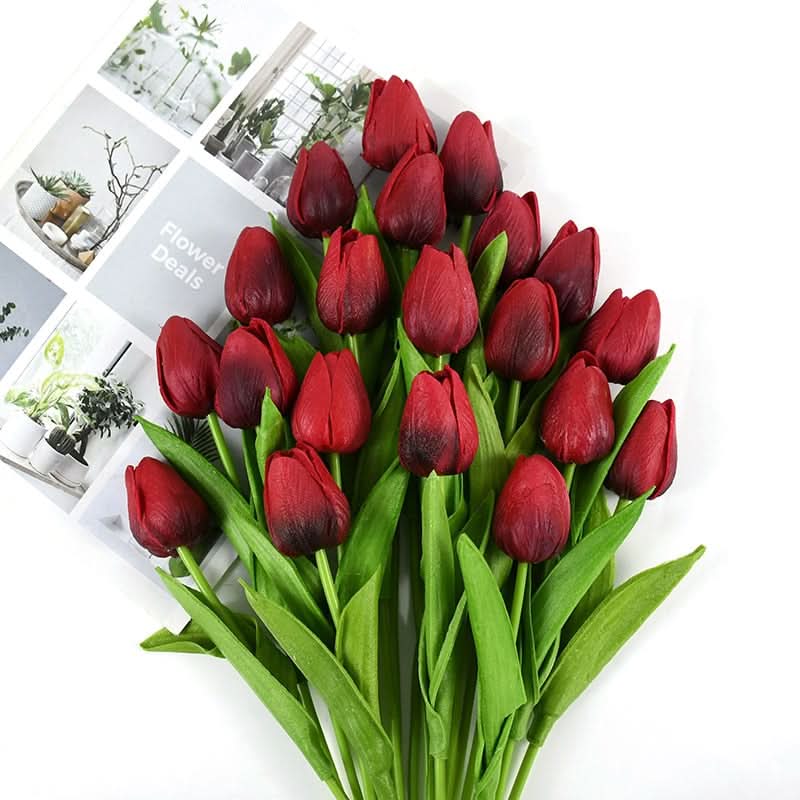Künstlicher Tulpenstrauß mit realistisch wirkenden Blüten