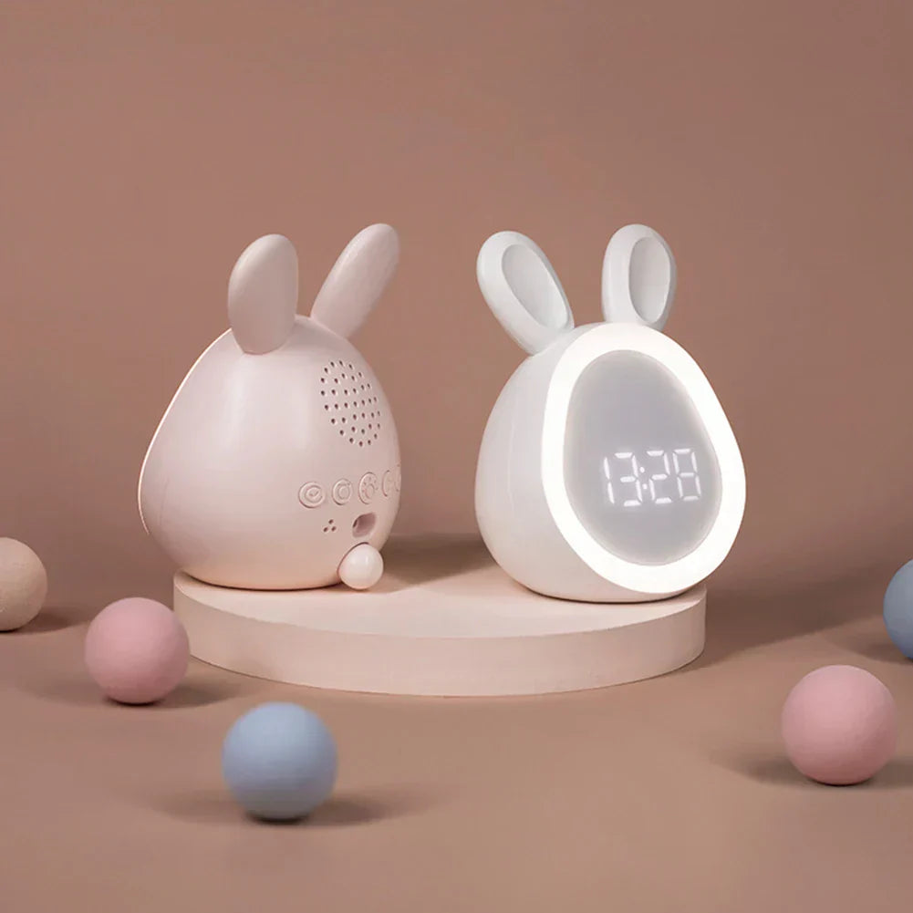Niedlicher Kinder Wecker mit LED-Anzeige, Nachtlicht und Alarm – Hasenform für Jungen und Mädchen, Ideal für Kinderzimmer und sanftes Aufwachen