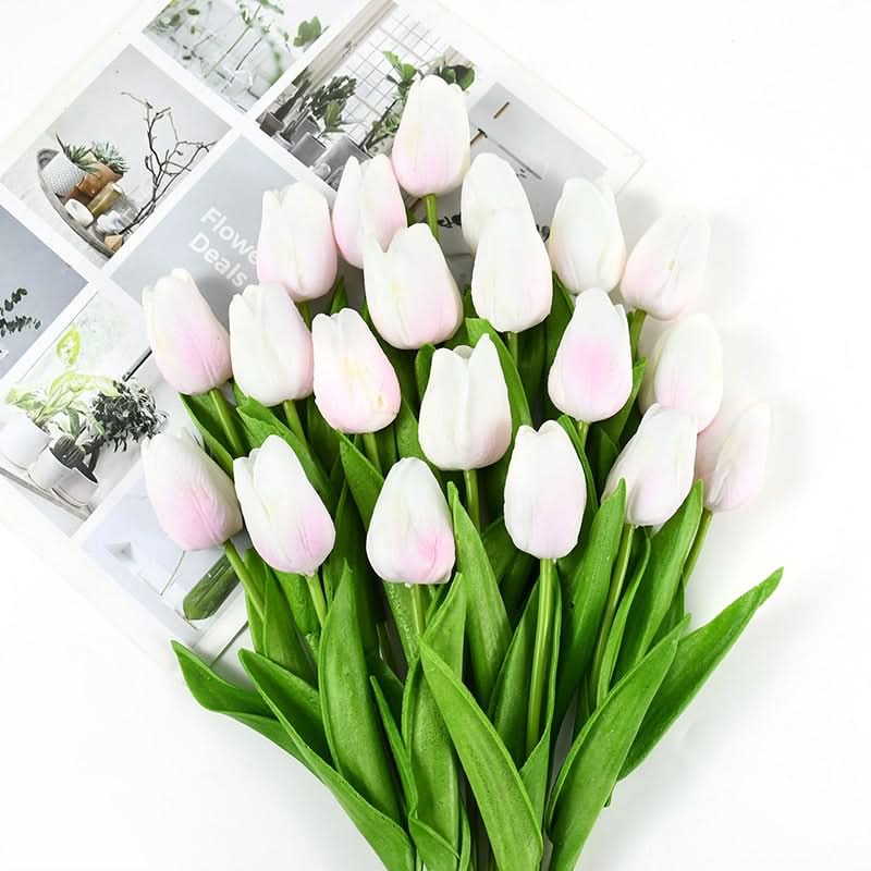 Künstlicher Tulpenstrauß mit realistisch wirkenden Blüten