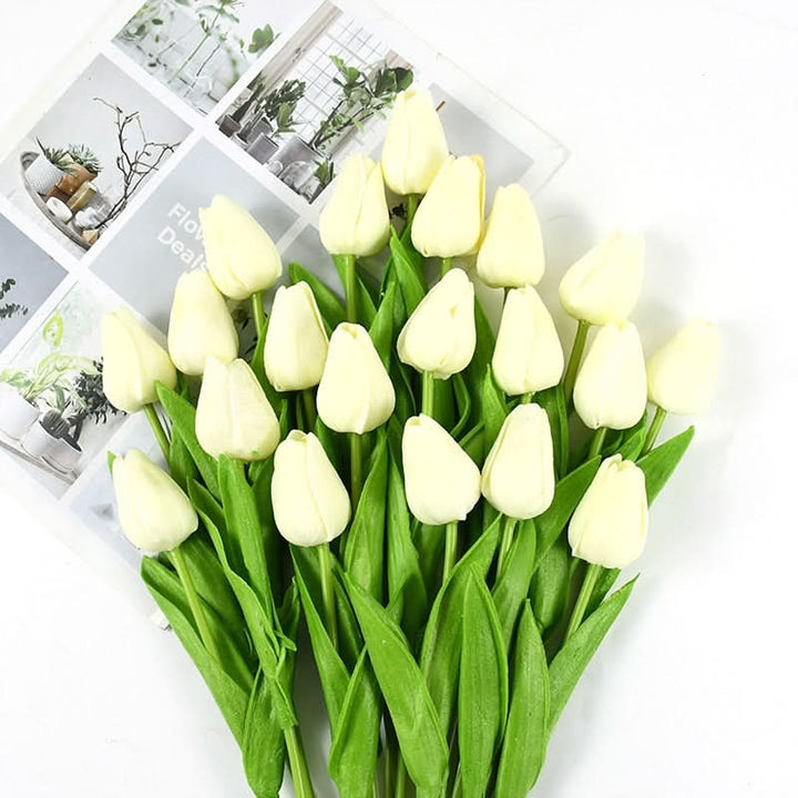 Künstlicher Tulpenstrauß mit realistisch wirkenden Blüten