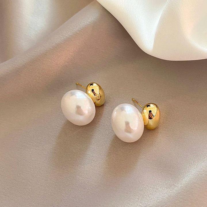 Karnz | Klassische mit Gold akzentuierte Perlen-Ohrstecker
