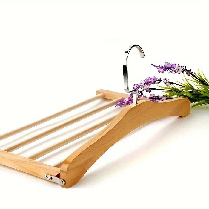 Holzkleiderbügel platzsparend mit robustem Metallhaken | Karnz