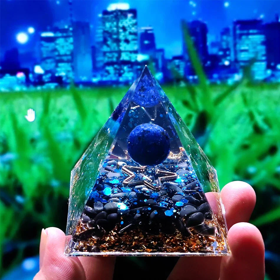Orgonite-Pyramide mit Amethyst Pendel – Energie, Schutz und Dekoration | Karnz