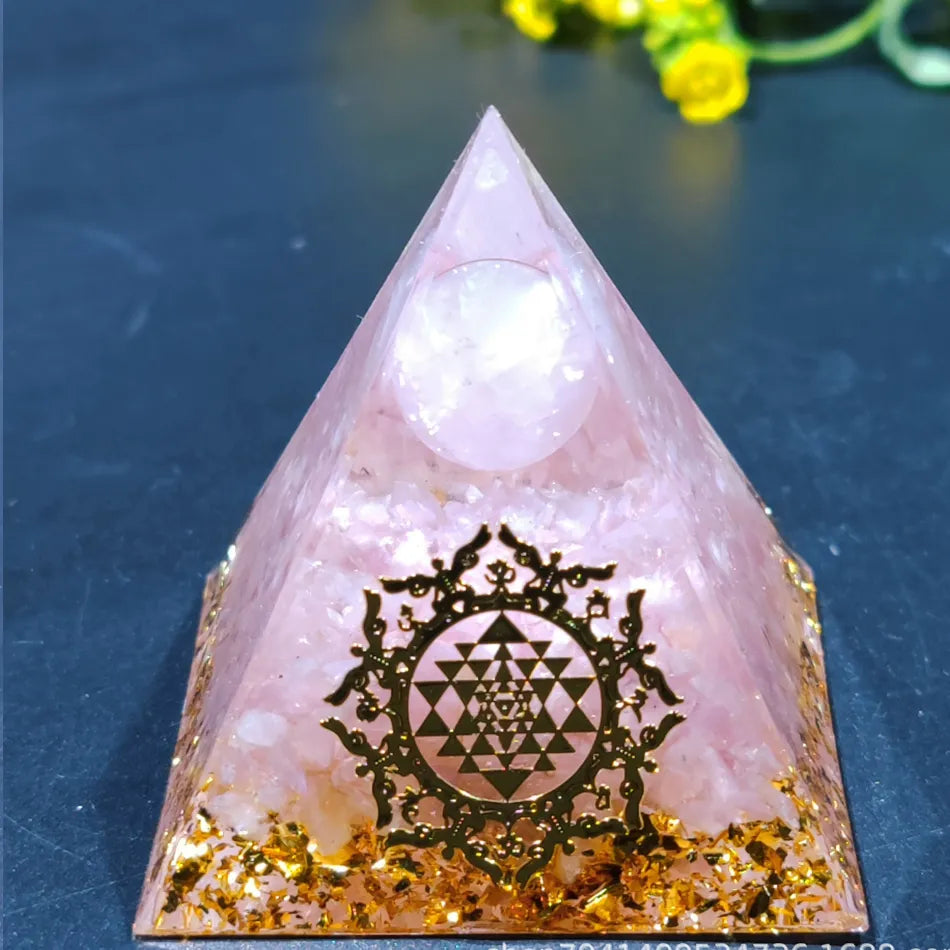 Orgonite-Pyramide mit Amethyst Pendel – Energie, Schutz und Dekoration | Karnz