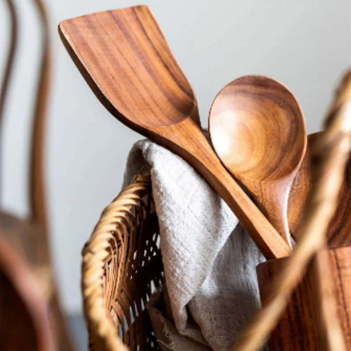 EcoWood – Luxuriöses Kochgeschirrset aus Holz mit Aufbewahrungseimer Karnz