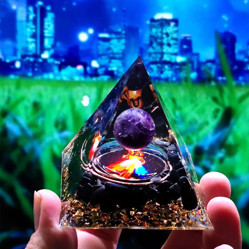 Orgonite-Pyramide mit Amethyst Pendel – Energie, Schutz und Dekoration | Karnz