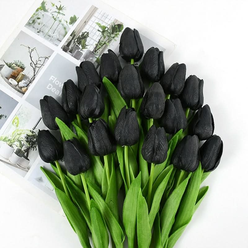 Künstlicher Tulpenstrauß mit realistisch wirkenden Blüten