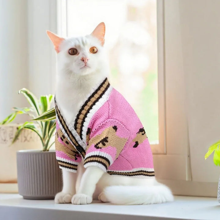 Hundekardigan aus gestricktem, warmem und gestreiftem Karnz