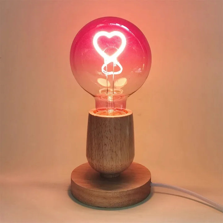 Pinke LED Glühbirne mit Herz-Muster – Farbverlauf | Karnz