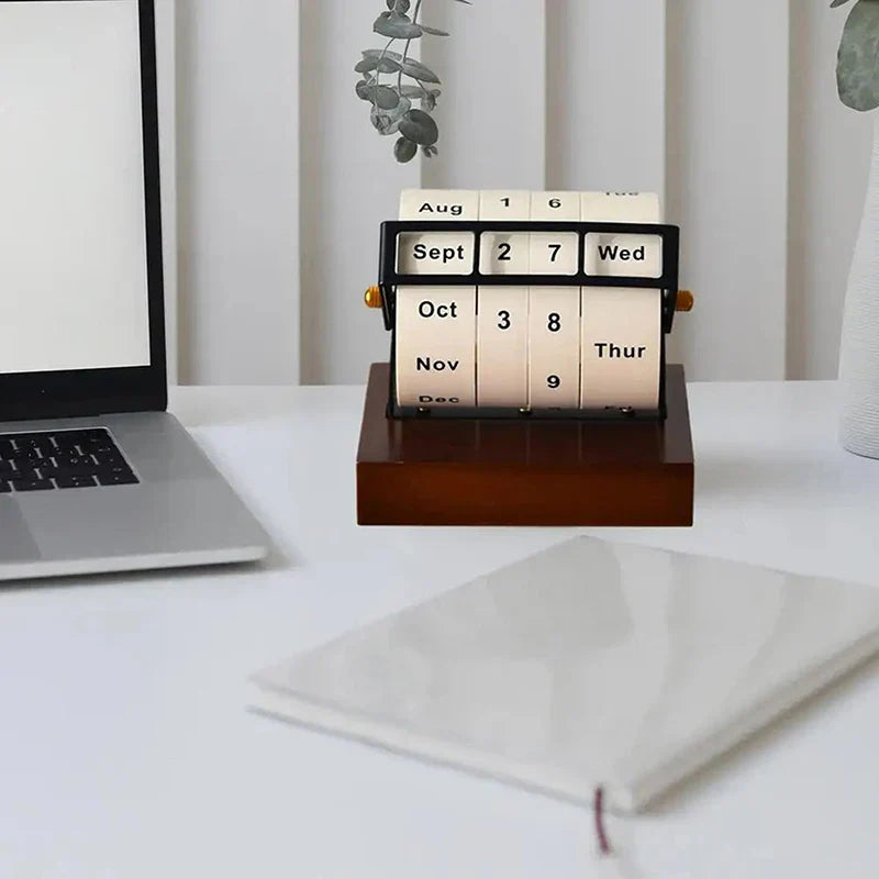 Mid-Century Rotierender Holz Perpetual Schreibtischkalender | Karnz