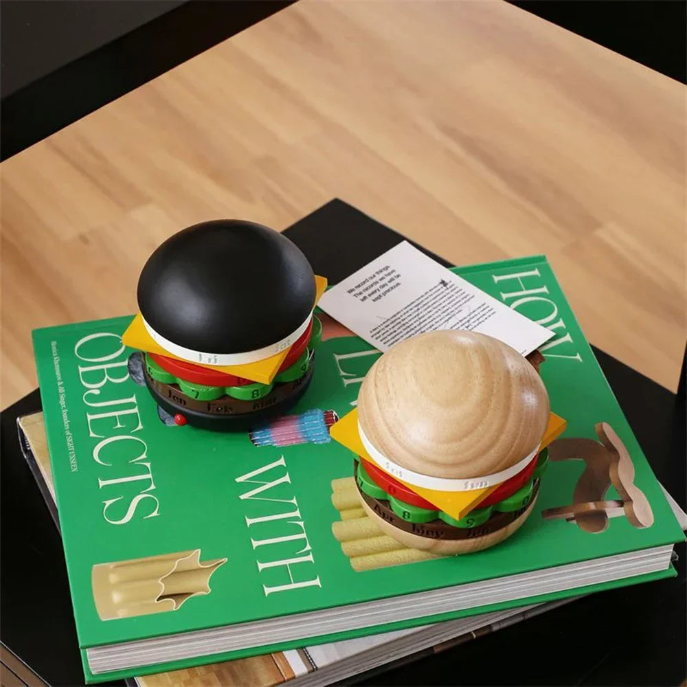 Rotierender Holz-Hamburger Dekorationskalender | Karnz