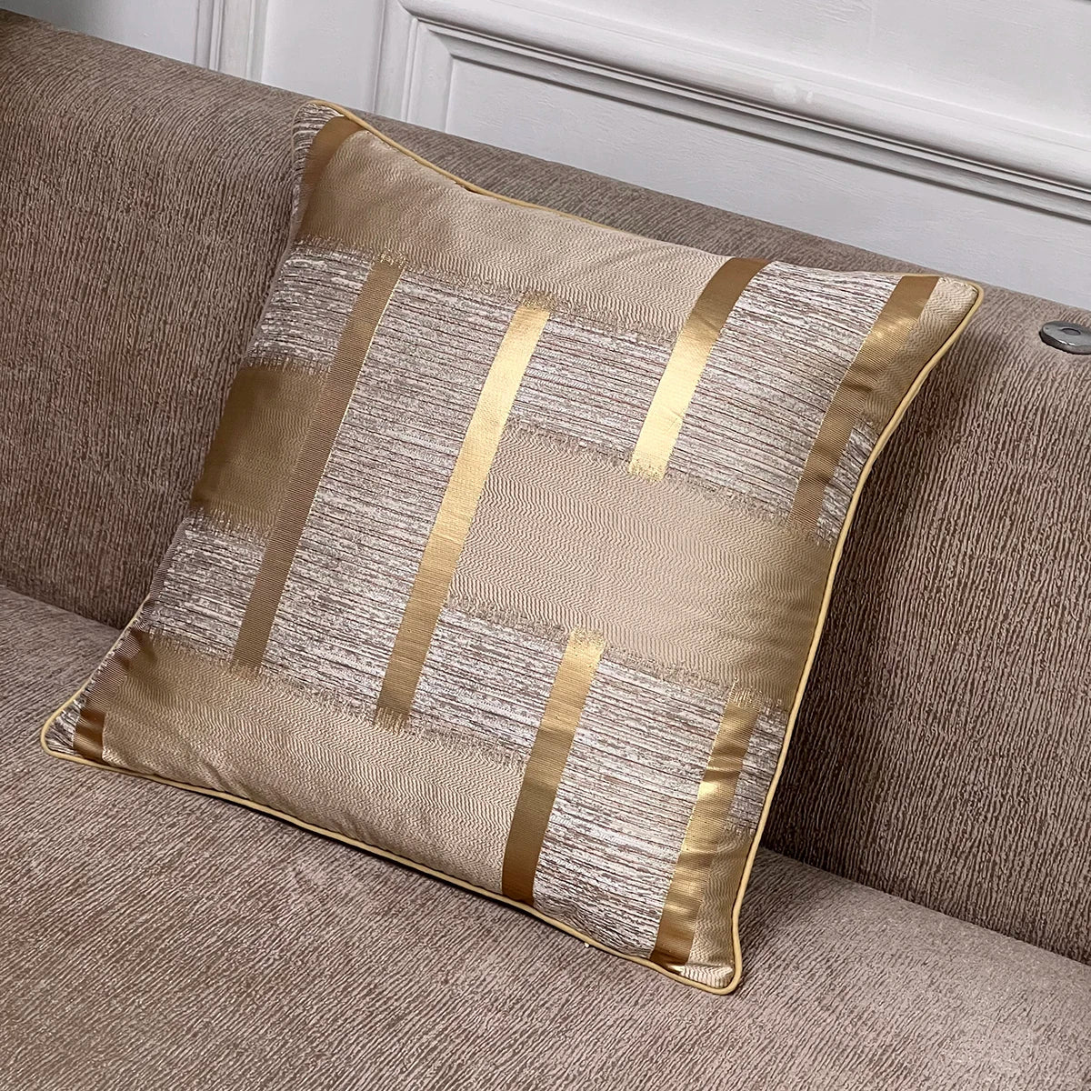 Glänzende Goldene Silber Streifen Jacquard Kissenbezüge 45x45cm Kissenbezüge Quadratischer Bezug Für Sofa Wurfkissen Licht Luxus Nordic Wohnkultur | Karnz