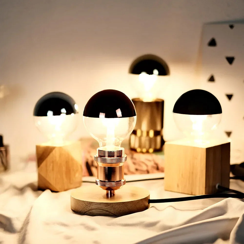 Vintage LED Glühbirne – Retro Tischleuchte mit Holzsockel | Karnz