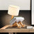 Holztischlampe mit Buchhalter - RutanFlex | Karnz