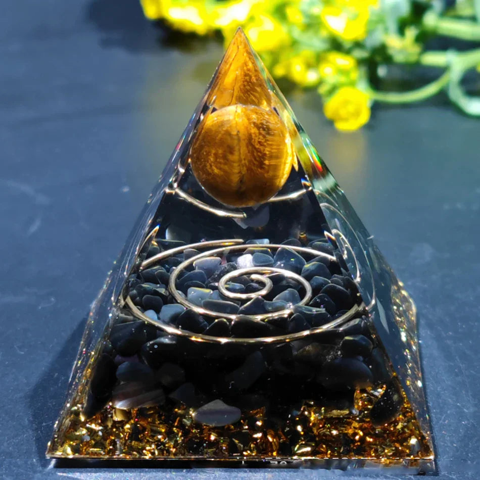 Orgonite-Pyramide mit Amethyst Pendel – Energie, Schutz und Dekoration | Karnz
